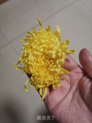 菊花饺子的做法步骤：1
