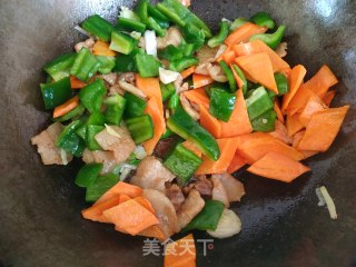 小炒五花肉的做法步骤：9