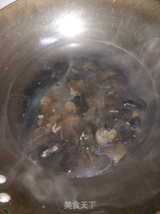 山药炒木耳的做法步骤：4