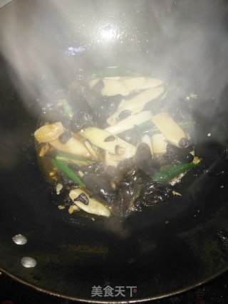 山药炒木耳的做法步骤：11