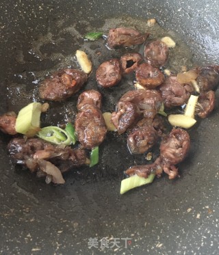 腊肠炒菜花的做法步骤：9