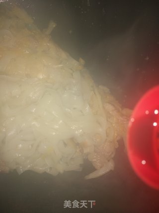 酸菜炒米粉的做法步骤：6
