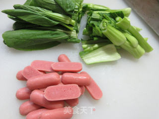 鲜鲜肠菜芯炒米粉的做法步骤：2