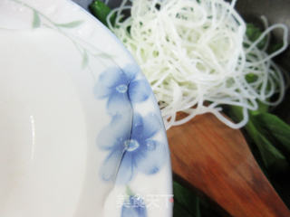 鲜鲜肠菜芯炒米粉的做法步骤：4