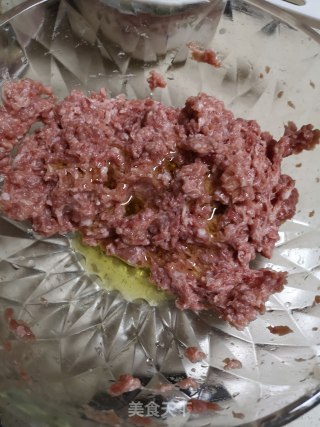 牛肉大葱灌汤水饺的做法步骤：6