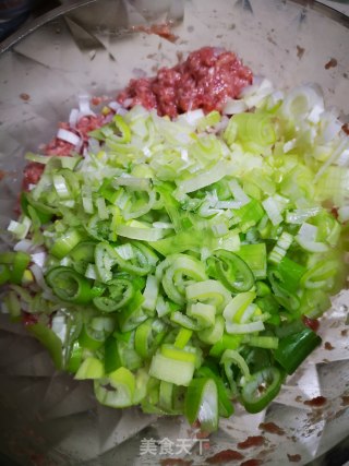 牛肉大葱灌汤水饺的做法步骤：7