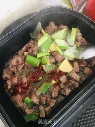 土豆烧牛肉的做法步骤：4