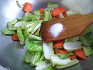 油菜炒胡萝卜的做法步骤：5