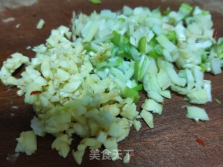 虾皮炒辣椒末的做法步骤：3