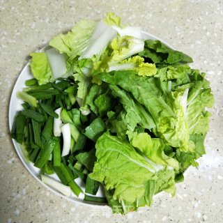 白菜鸡蛋煲的做法步骤：2