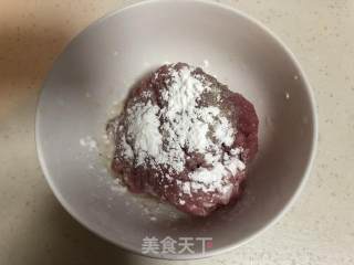 白菜肉丝炒年糕的做法步骤：1