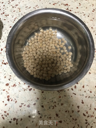 肉丁焖鹰嘴豆的做法步骤：1