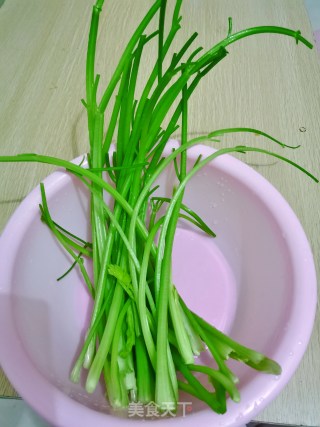 芹菜饺子的做法步骤：1