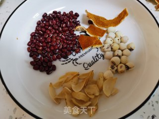 莲子百合红豆糖水的做法步骤：1