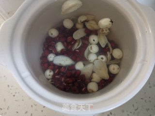 莲子百合红豆糖水的做法步骤：3