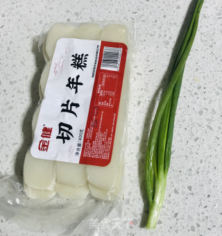 孜然煎年糕的做法步骤：1