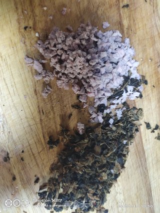 梅干菜肉末炒饭的做法步骤：1