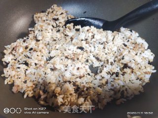 梅干菜肉末炒饭的做法步骤：5