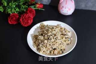 梅干菜肉末炒饭的做法步骤：7