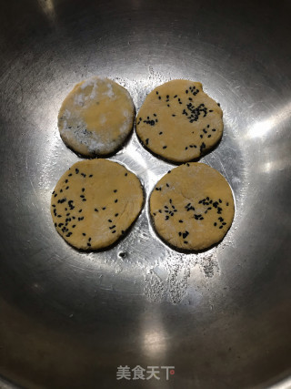 黑芝麻南瓜饼的做法步骤：9