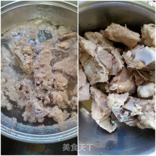 龙骨煲冬笋胡萝卜汤的做法步骤：3
