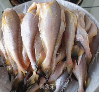 酱烧鲫头鱼的做法步骤：2