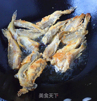酱烧鲫头鱼的做法步骤：4
