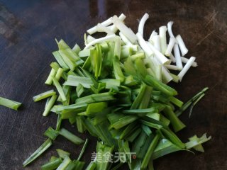 蒜苗炒猪肝的做法步骤：3