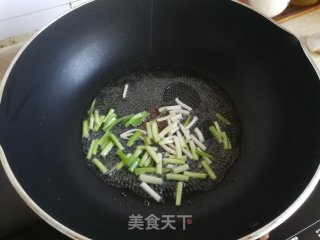 蒜苗炒猪肝的做法步骤：4