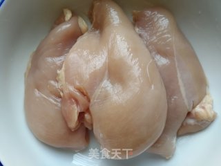 鸡肉丸子的做法步骤：1