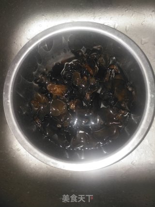 麻辣赛肥肠的做法步骤：4
