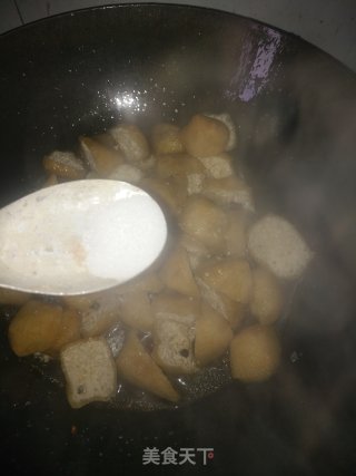 麻辣赛肥肠的做法步骤：9