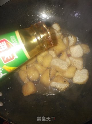 麻辣赛肥肠的做法步骤：11