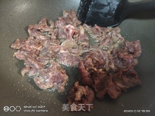 西红柿青椒炒牛肉的做法步骤：5