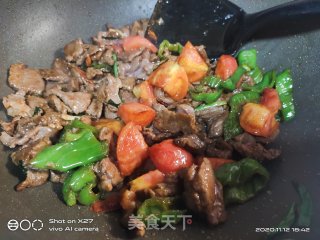 西红柿青椒炒牛肉的做法步骤：9