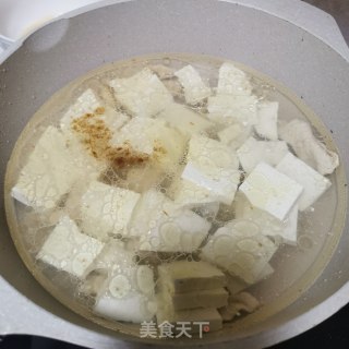 美味豆腐汤的做法步骤：2