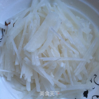 宣威火腿萝卜汤的做法步骤：2