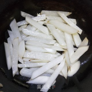 牛肉丸子炖萝卜的做法步骤：5