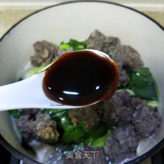 牛肉丸子炖萝卜的做法步骤：11