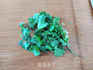 香菇瘦肉烩娃娃菜的做法步骤：4