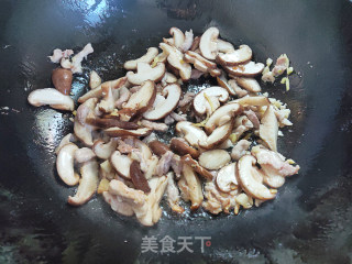 香菇瘦肉烩娃娃菜的做法步骤：6