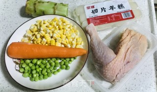 彩蔬炒年糕的做法步骤：1
