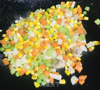 彩蔬炒年糕的做法步骤：9