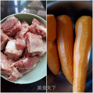 排骨烧胡萝卜的做法步骤：1
