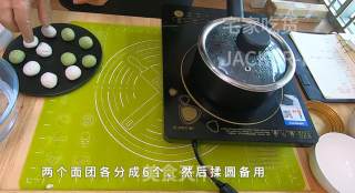 双色抹茶善哉，甜蜜回甘的让人回味，冬天来一碗，非常的小确幸。的做法步骤：6