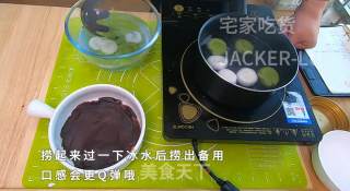 双色抹茶善哉，甜蜜回甘的让人回味，冬天来一碗，非常的小确幸。的做法步骤：9