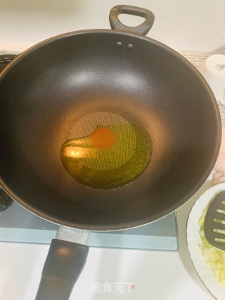 包菜炒饭的做法步骤：1