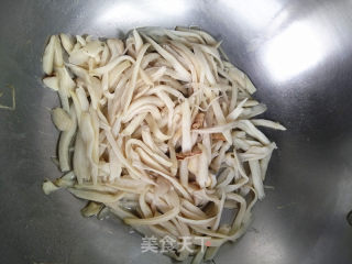 圆白菜烧杏鲍菇的做法步骤：2