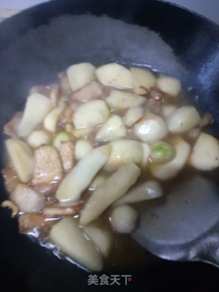 五花肉炒芋头的做法步骤：5