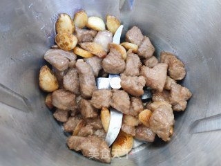 蒜子牛肉的做法步骤：7
